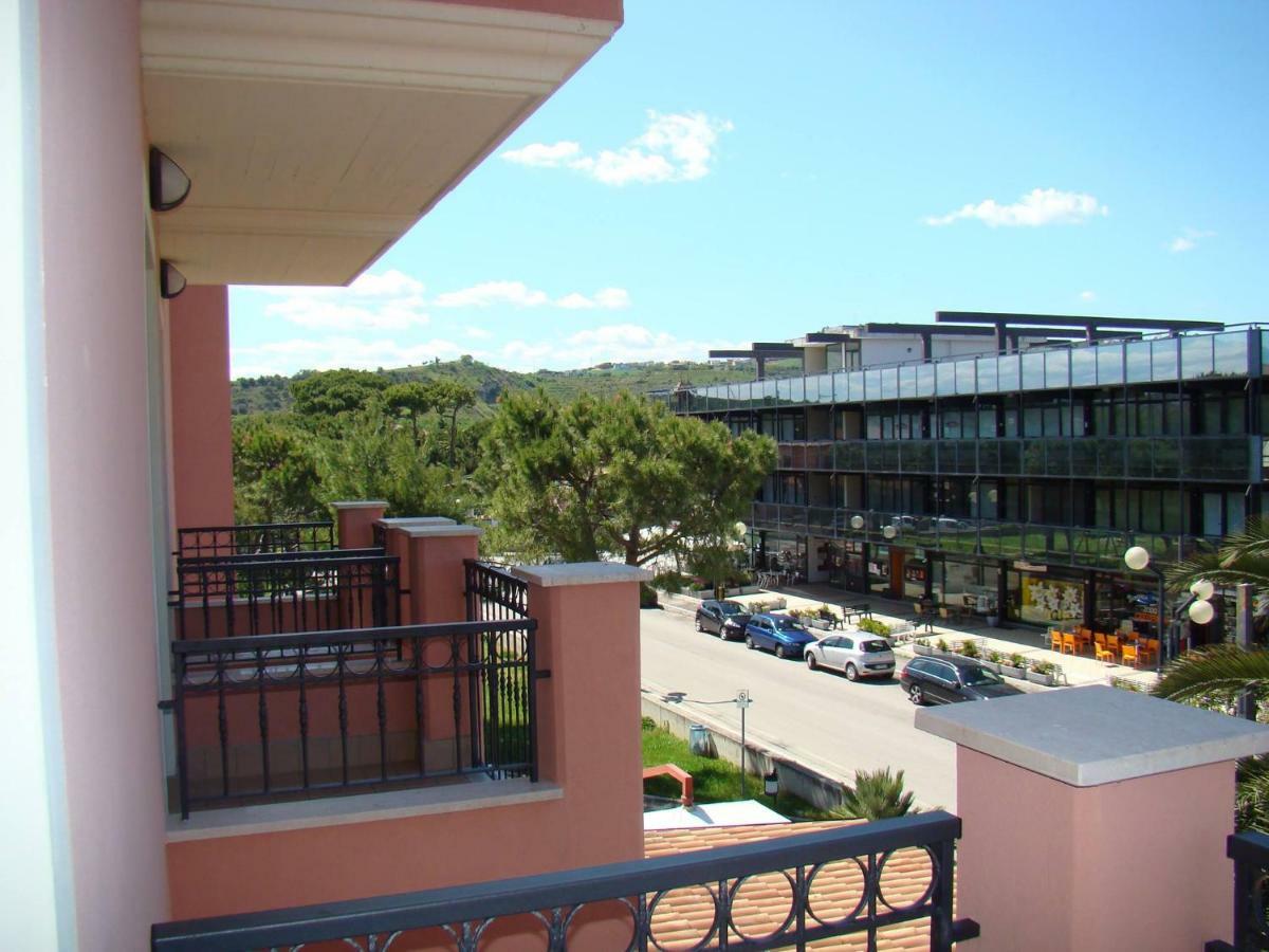 Aparthotel Il Casale à Martinsicuro Extérieur photo